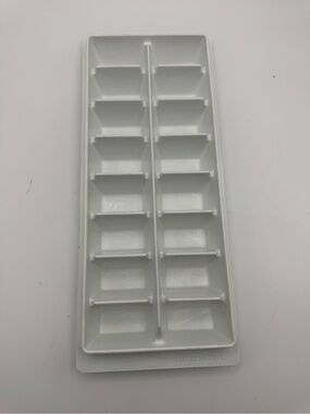 Frigidaire White Plastic Ice Cube Tray - 16 - Pair Rectangle Mold